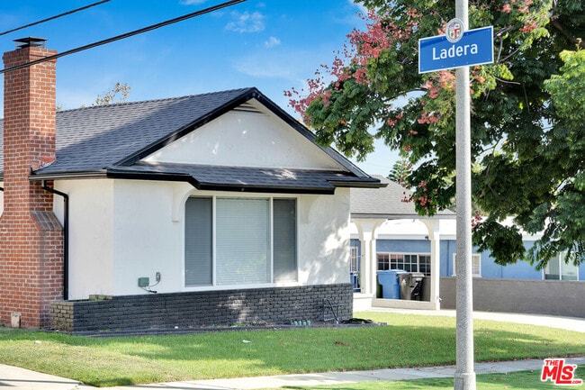 Building Photo - 6116 S La Cienega Blvd