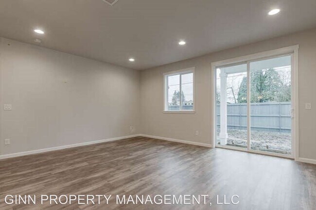 Building Photo - 3 br, 2.5 bath House - 11029 NE 23rd Circle