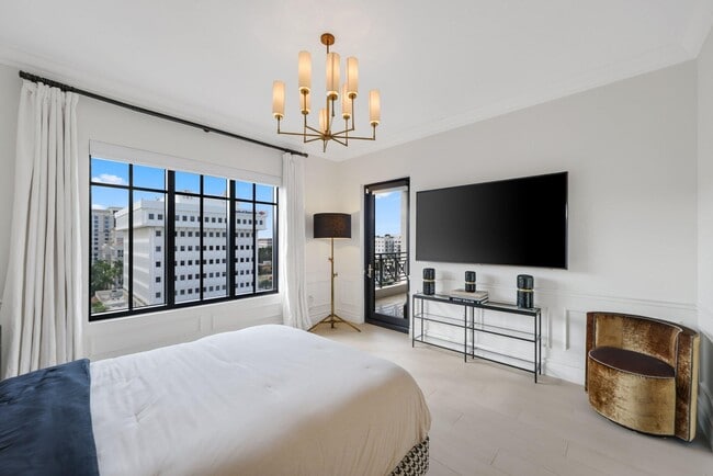 Building Photo - 200 E Palmetto Park Rd