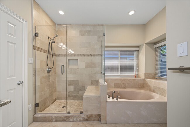 Building Photo - 14135 Swallowfield Dr