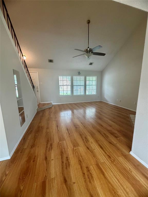 Building Photo - 1707 Honeysuckle Ln