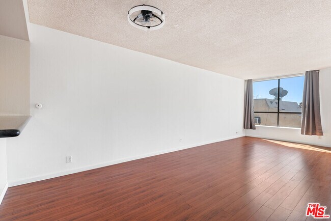 Building Photo - 1745 Camino Palmero St