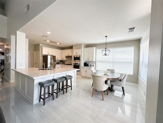 Building Photo - 16422 Red Crest Dr