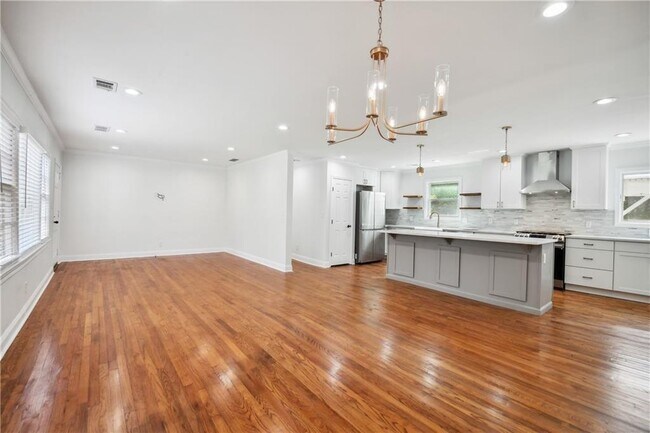 Building Photo - 1249 Goodwin Rd NE