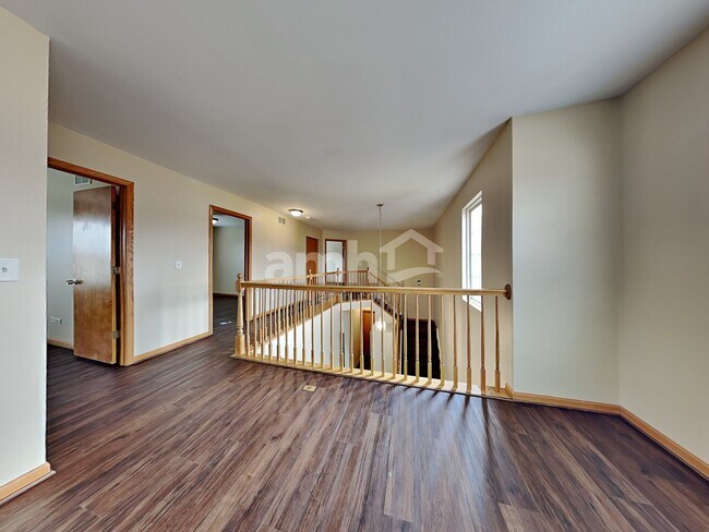 Building Photo - 1300 Broadlawn Dr