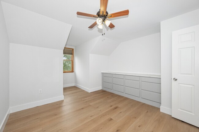 Building Photo - 8112 Pete Wiles Rd