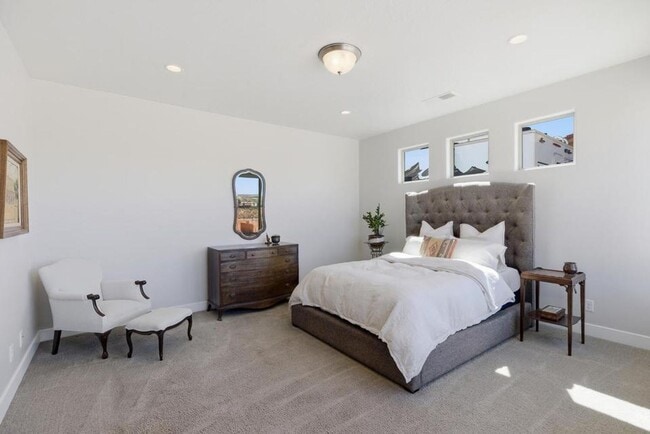 Building Photo - Brio Beauty! 3 Bedroom Home with View and RV Parking!