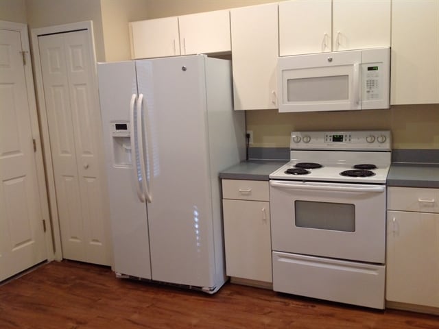 Building Photo - 214 Strada Dr