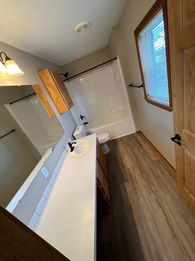 Master Bath in suite - 273 S Chillicothe St