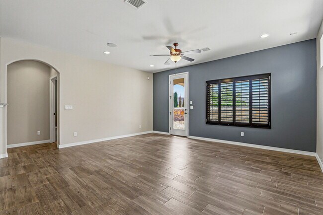 Building Photo - 2157 Honour Point Pl