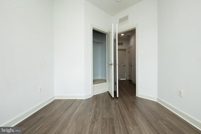 Building Photo - 336 Grand St