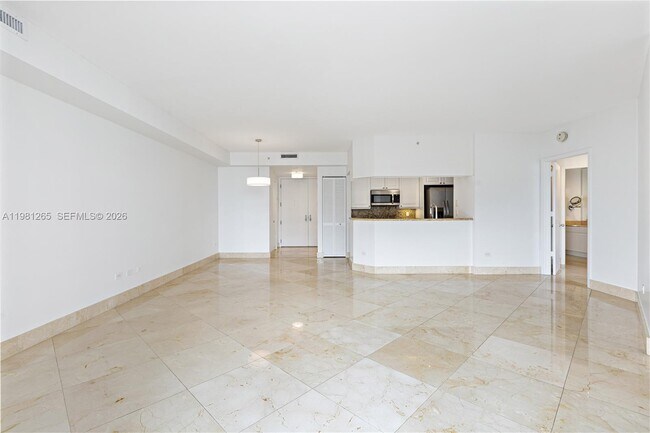 Building Photo - 848 Brickell Key Dr