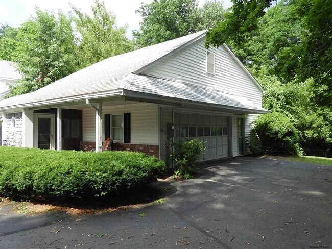Building Photo - 401 Loudon Rd