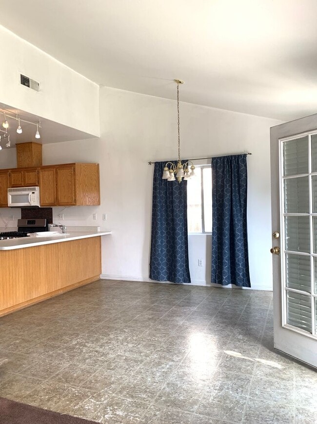 Building Photo - Tyner Ranch Home