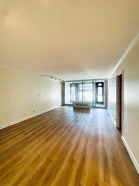 Building Photo - 33 Pond Ave