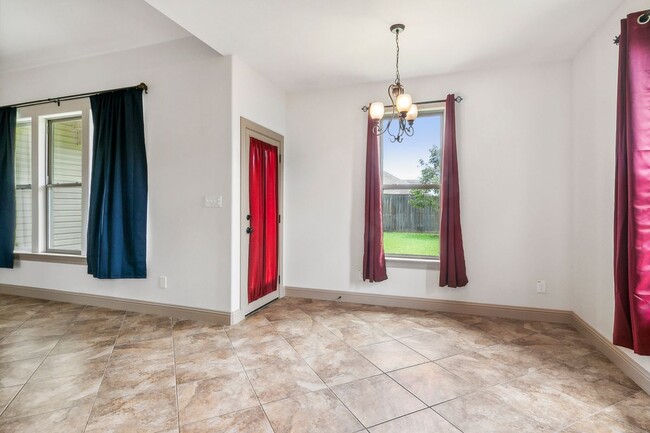 Building Photo - 6500 Llano Ln