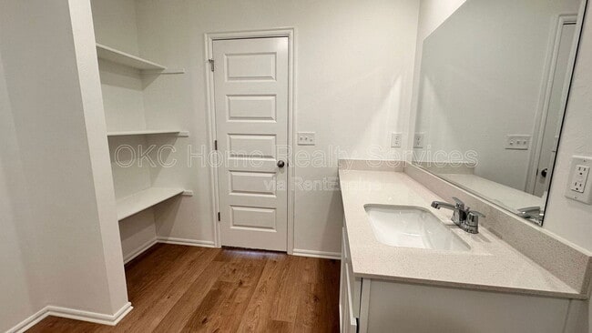 Building Photo - 16201 Harvester Dr