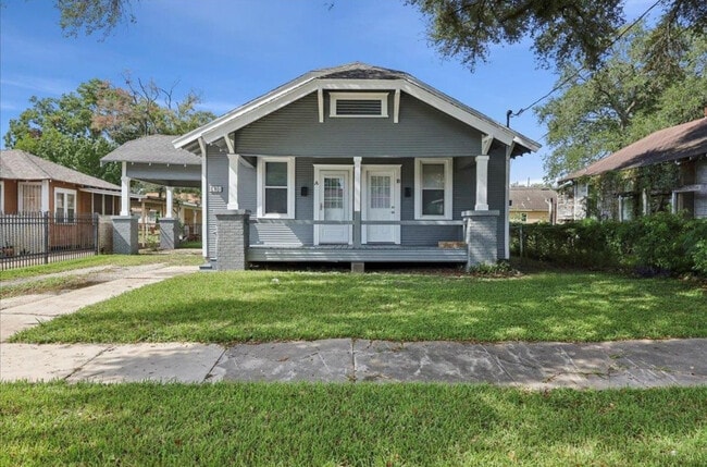 Building Photo - 1430 Cartwright St