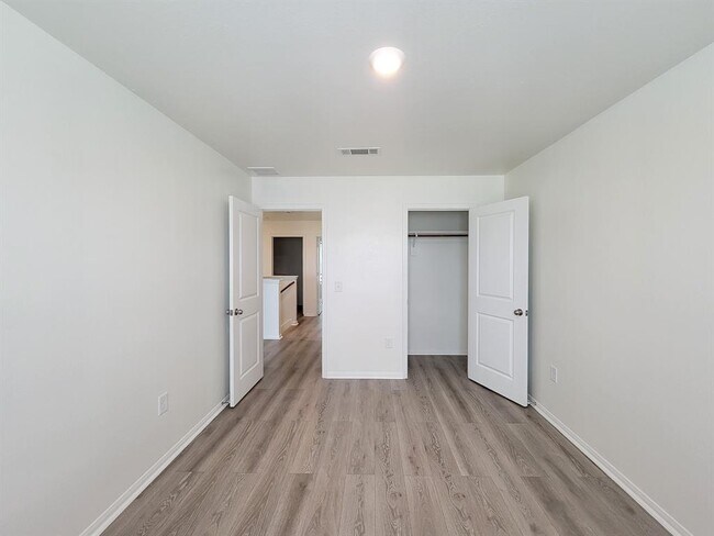Building Photo - 16230 Dutton Clover Dr