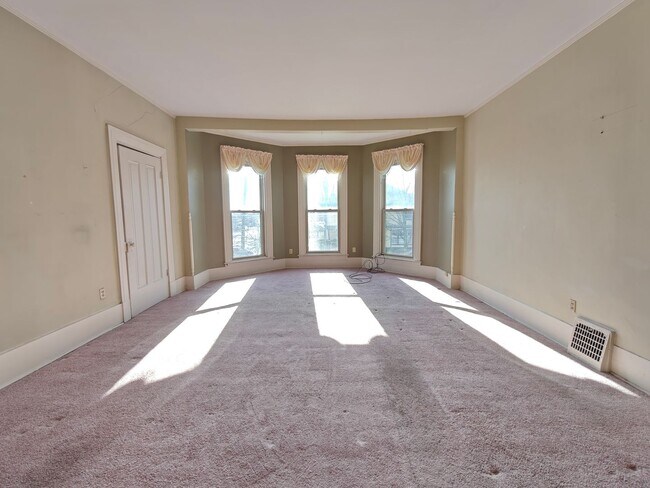 Building Photo - 26 E Mechanic St