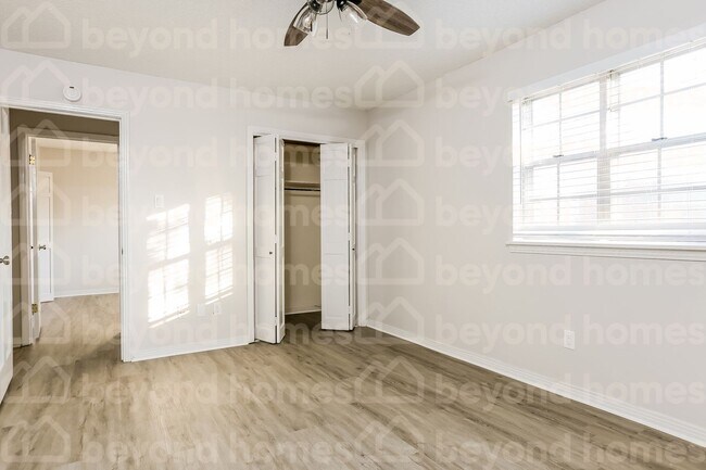 Building Photo - Updated 4 Bed Home in Reservoir with Moder...