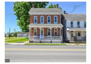 Building Photo - 575 Baltimore St