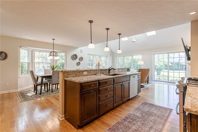 Building Photo - 72 Windward Way