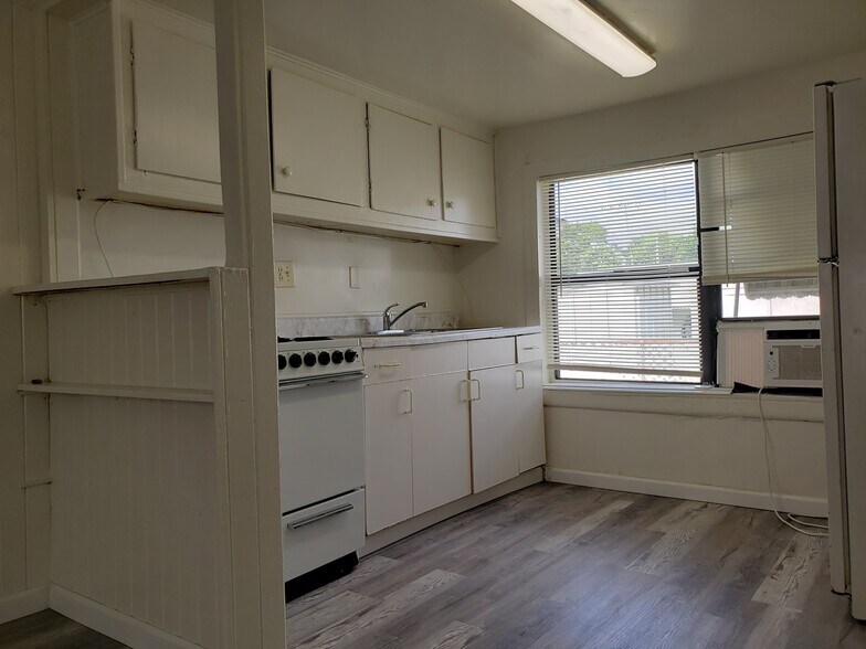 Building Photo - 3900 55th Ave N