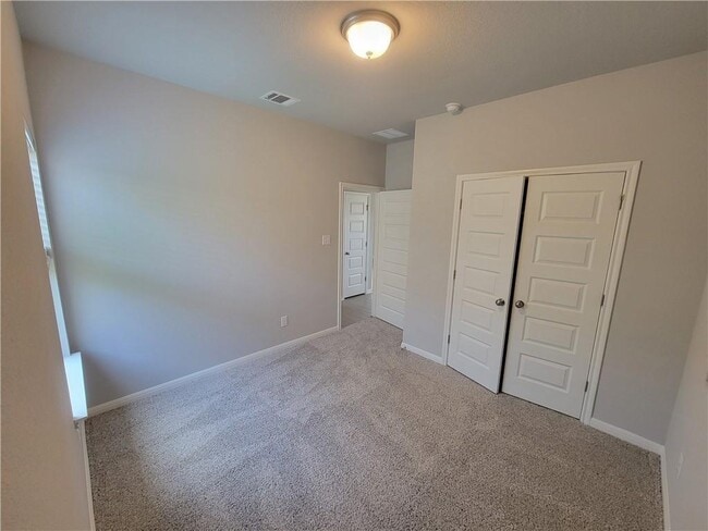 Building Photo - 489 Unforgiven Ln