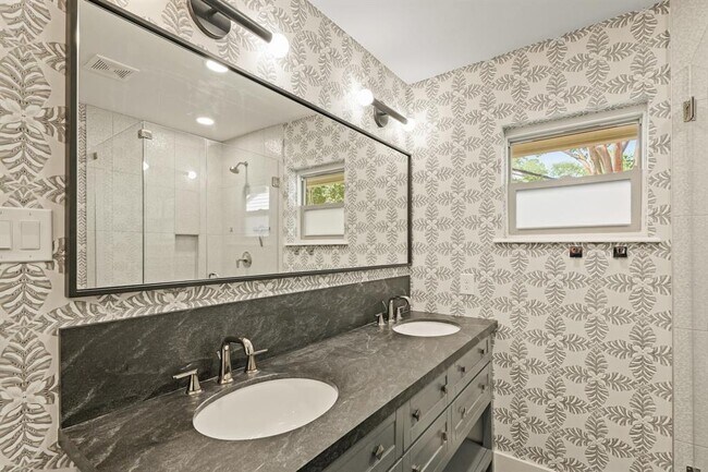 Building Photo - 1707 Imperial Crown Dr
