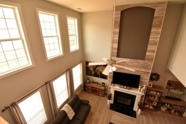 Building Photo - 5691 Apple Grove Rd NE