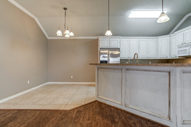 Building Photo - Gorgeous Home in Cooper District!!