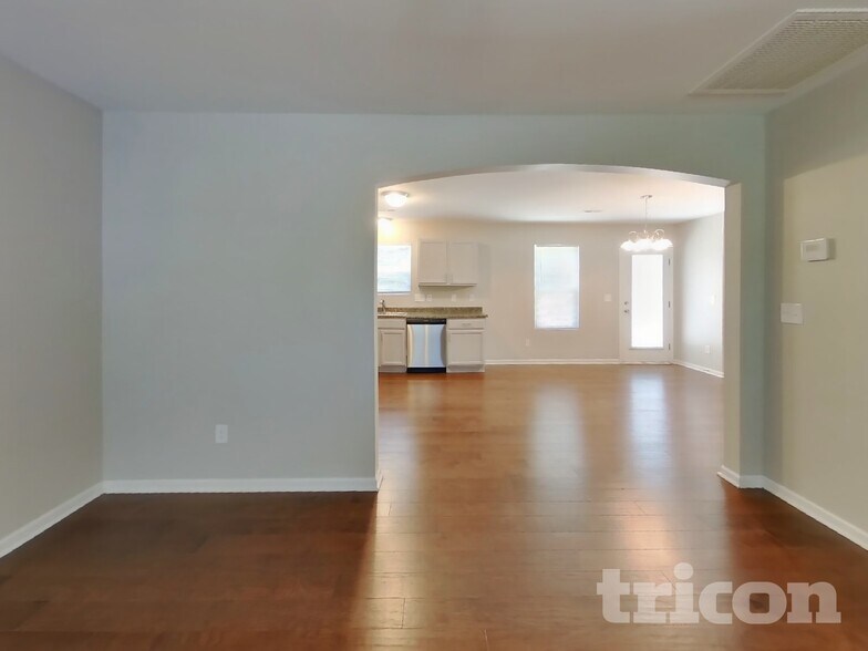 Building Photo - 4600 Montelena Dr