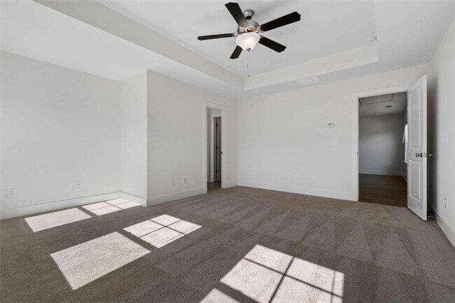 Building Photo - 61 Auburn Wds Dr