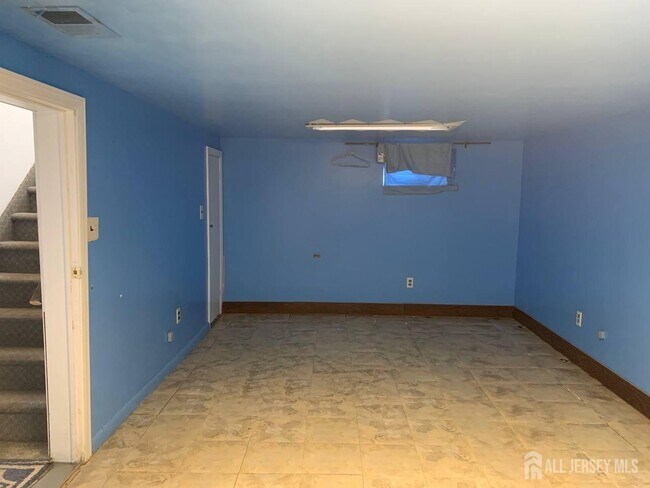 Building Photo - 11 Pelham Ave