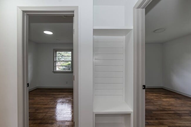 Building Photo - Spacious 4-Bedroom Rental – 10 Minutes from Fort Bragg & local amenities!