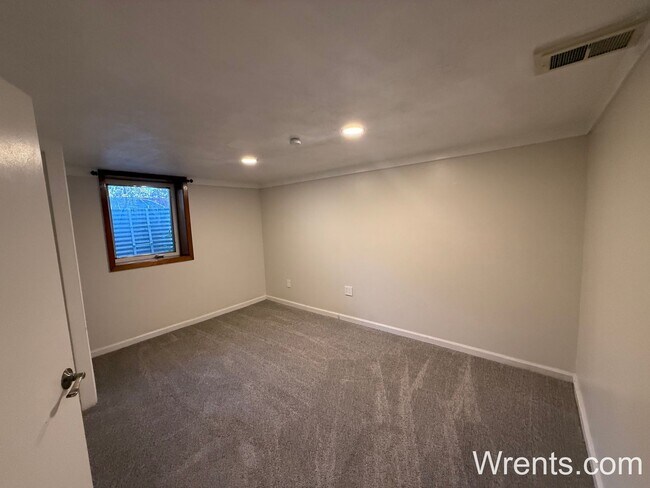 Building Photo - Cute 3 Bed/2 Bath Home Audubon area