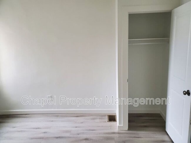 Building Photo - 118 S 57th St