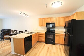 Building Photo - 1366H Hunters Rd