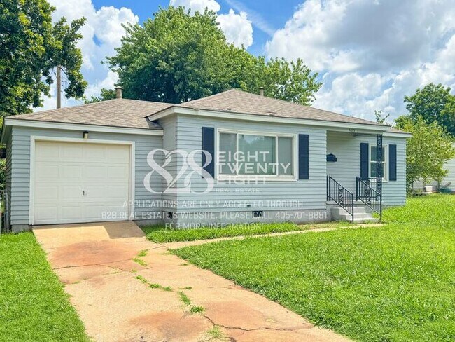Building Photo - LOCATION! LOCATION! LOCATION! Charming 2 Bed/1 Bath Single Family Home - AVAILABLE NOW!