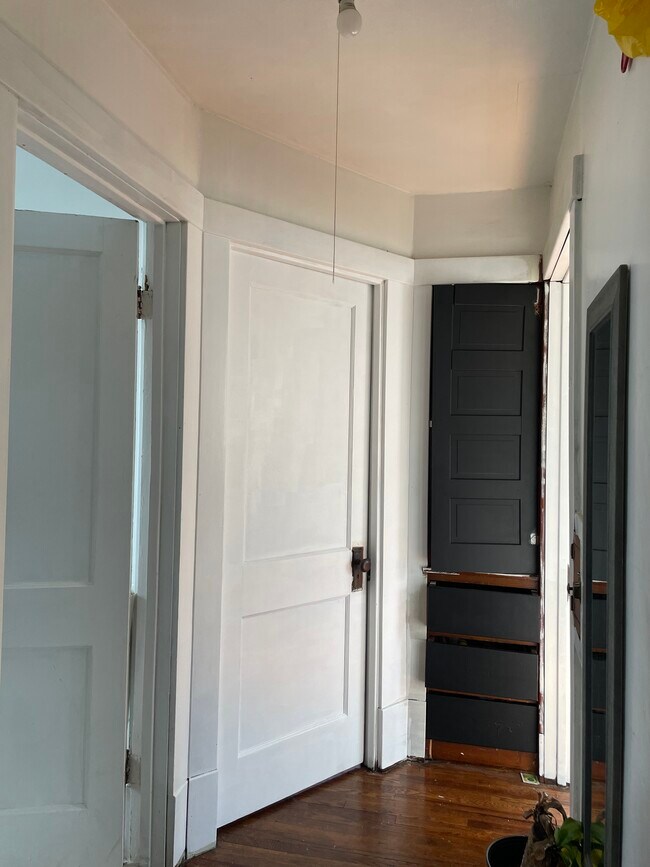 Building Photo - 50 Clarence Ave