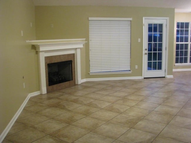 Building Photo - 2765 Rutherford Dr