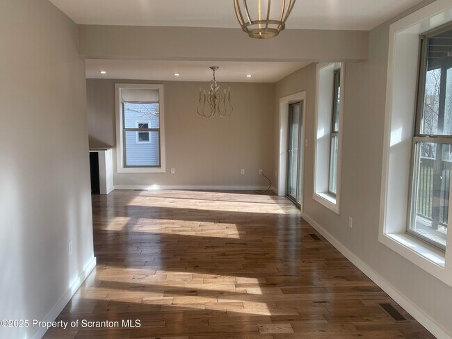 Building Photo - 628 Hudson St