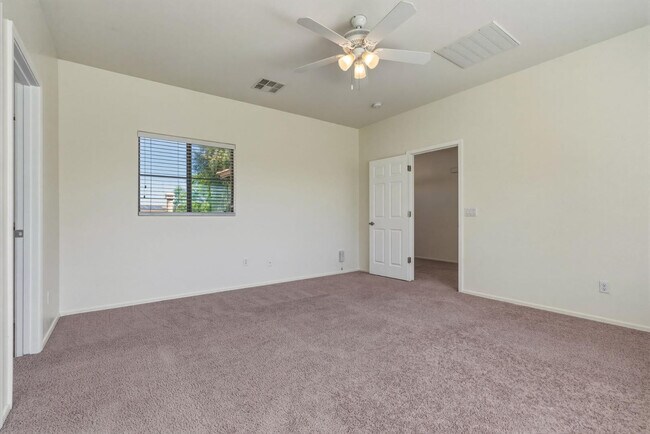 Building Photo - 5111 W El Cortez Trail