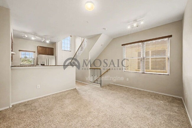 Building Photo - 1384 S Sabino Dr