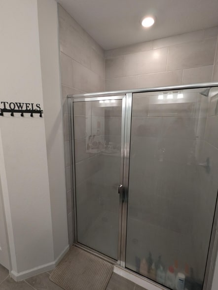 Building Photo - 3459 NE 38th Ln