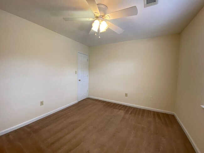 Building Photo - PRE-LEASING FOR AUGUST 7TH, 2026!