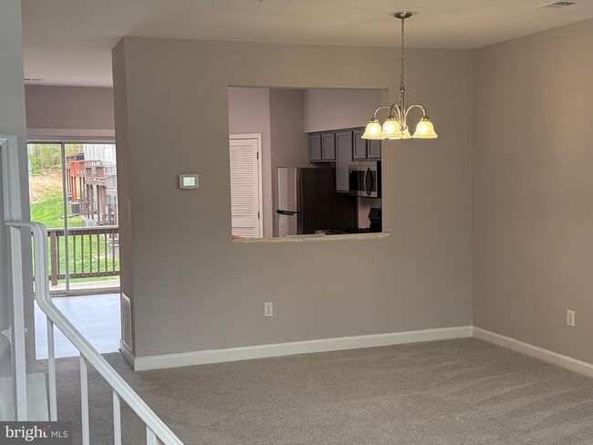 Building Photo - 8645 Willow Leaf Ln