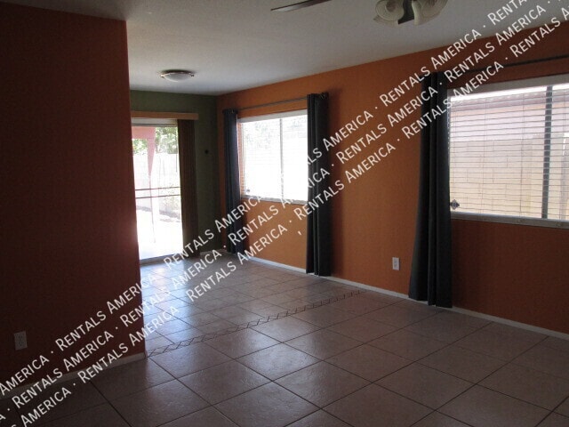 Building Photo - 3210 W Abraham Ln