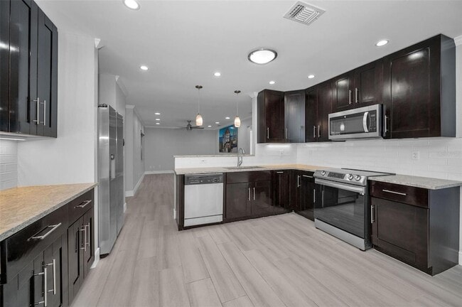 Building Photo - 1502 Cottonwood Terrace